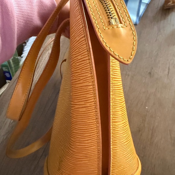 Louis Vuitton Vibrant Yellow Tote - Picture 8 of 10
